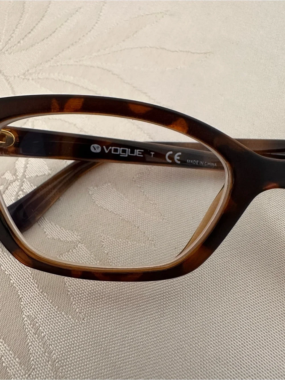Vogue Tortoiseshell Cat-Eye Glasses in Brown and Black 51 17 140